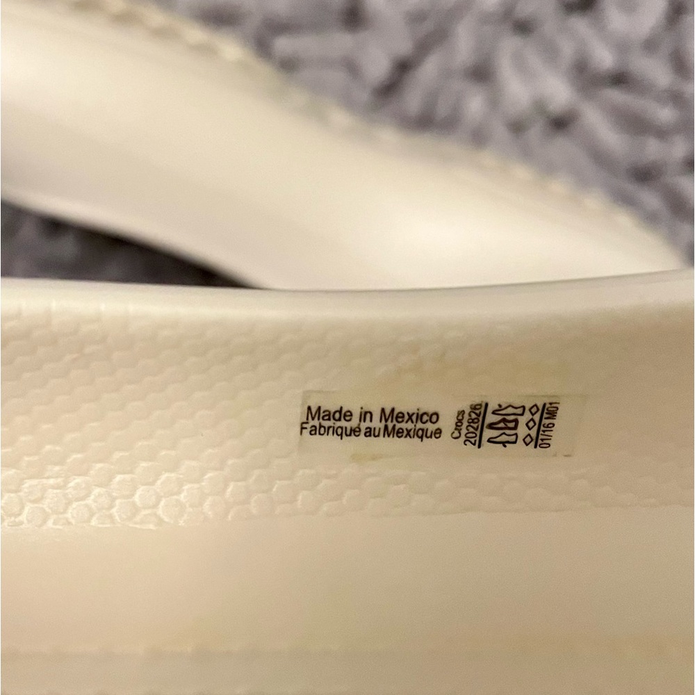 CROCS Cream Flats - Picture 8 of 10